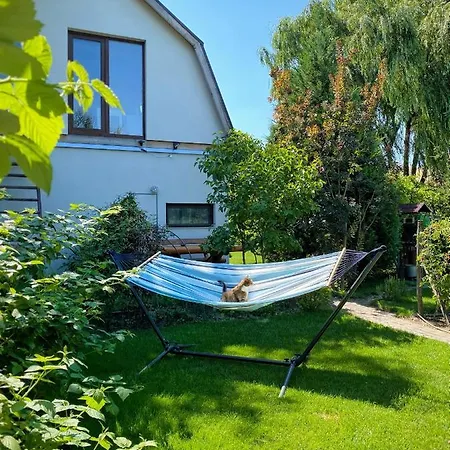 Garden House Apartment *