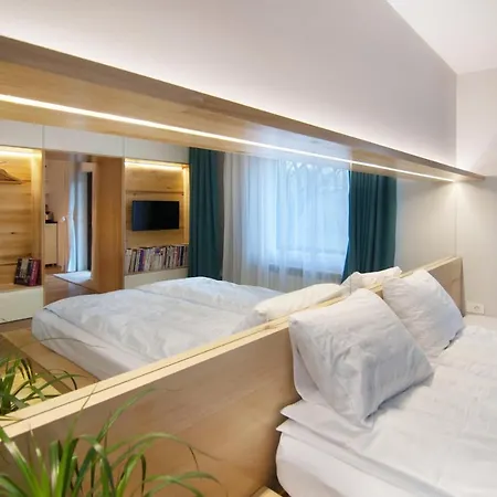 Garden House Apartment *